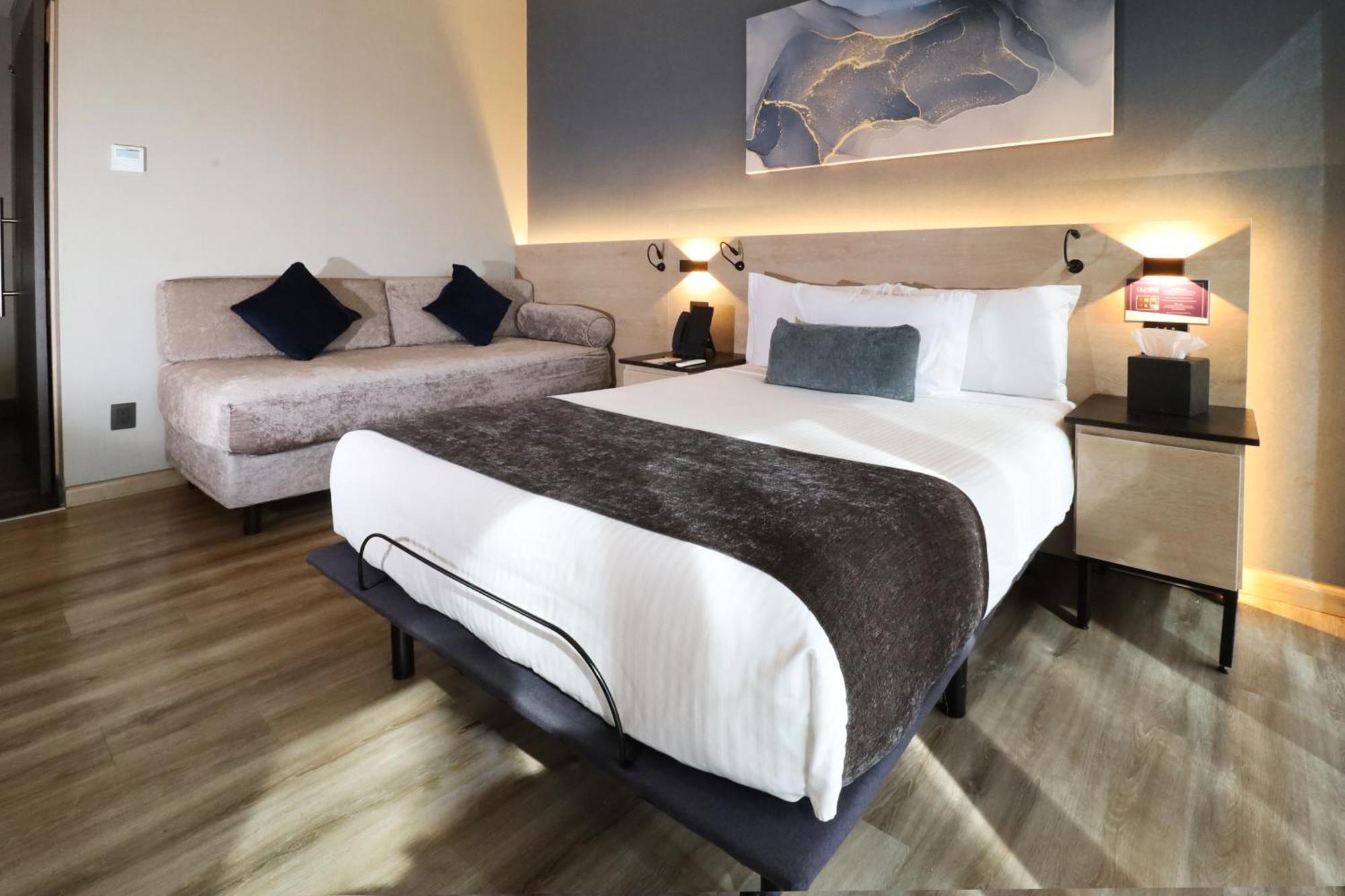Quartz Hotel & Spa Tijuana Room photo